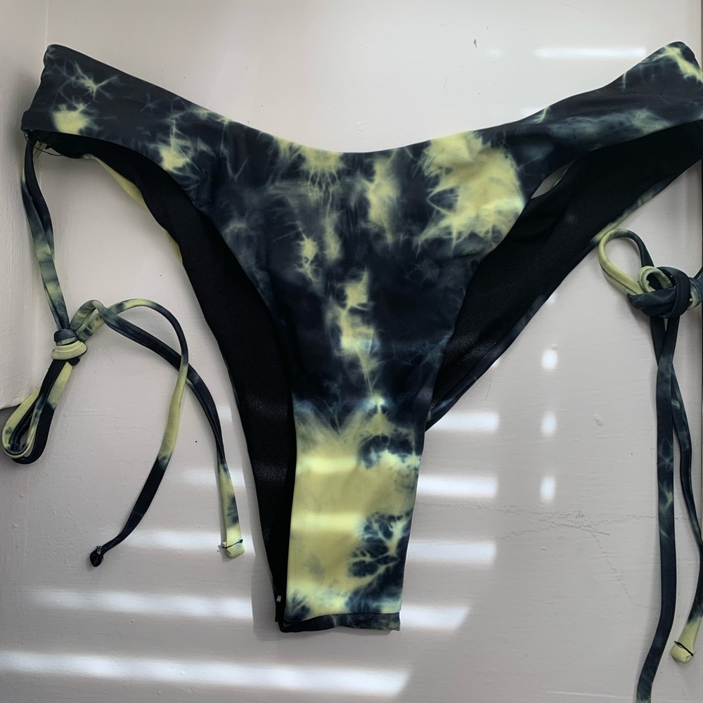 Tie-dye bikini set
